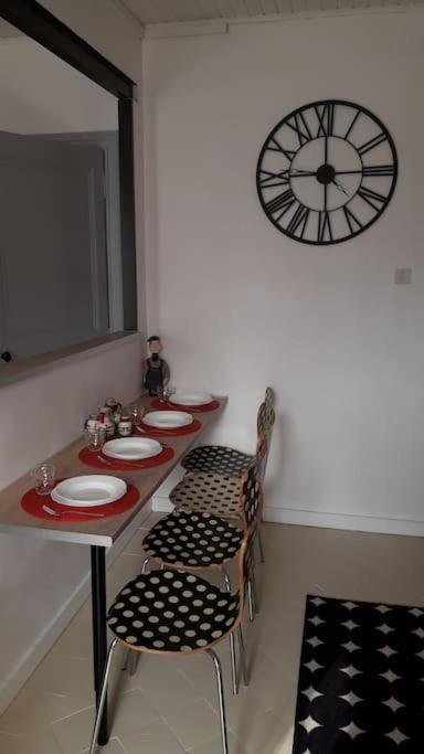 Bel Appartement Au Coeur De La Cite Medievale Sommières エクステリア 写真